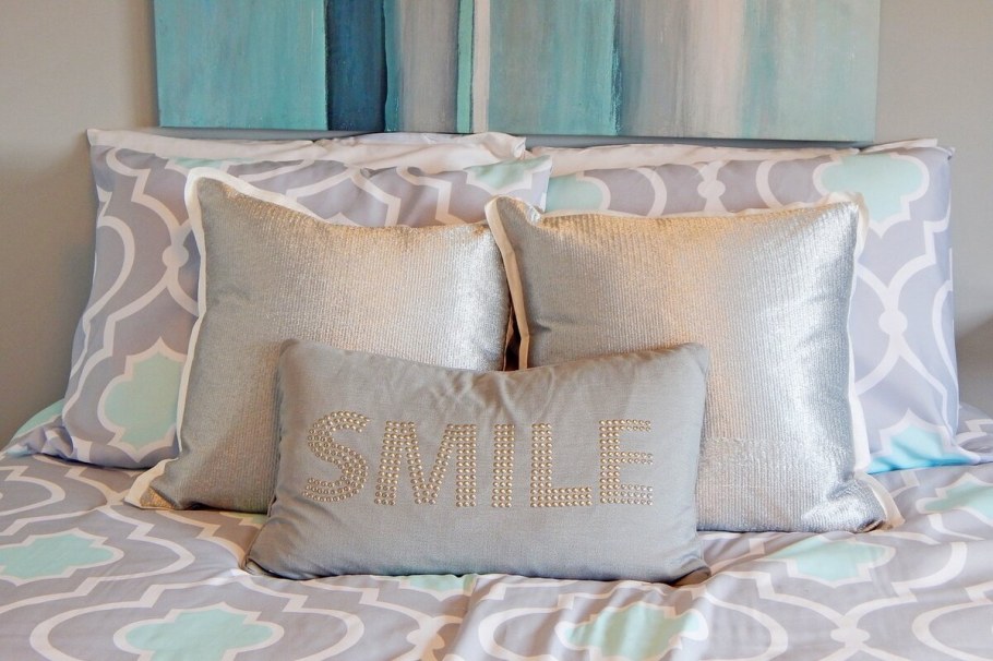 Декоративные подушки для спальни