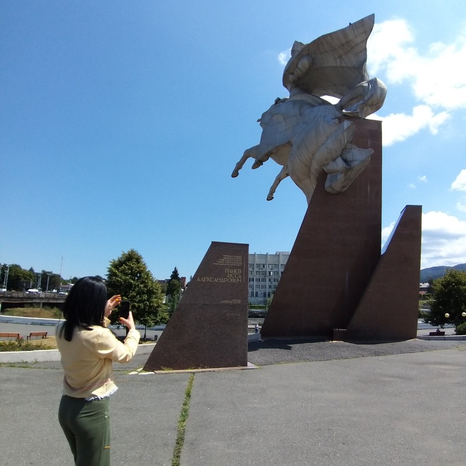 Ае памятник Осетии