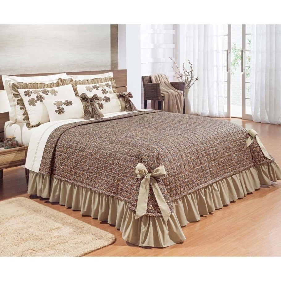 Современное покрывало на кровать