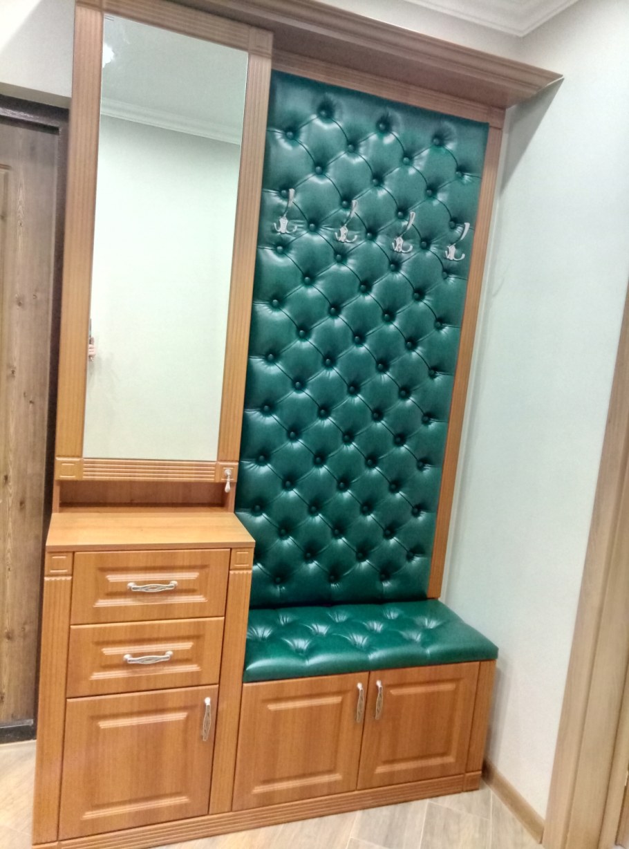 Прихожая Чарли с каретной стяжкой