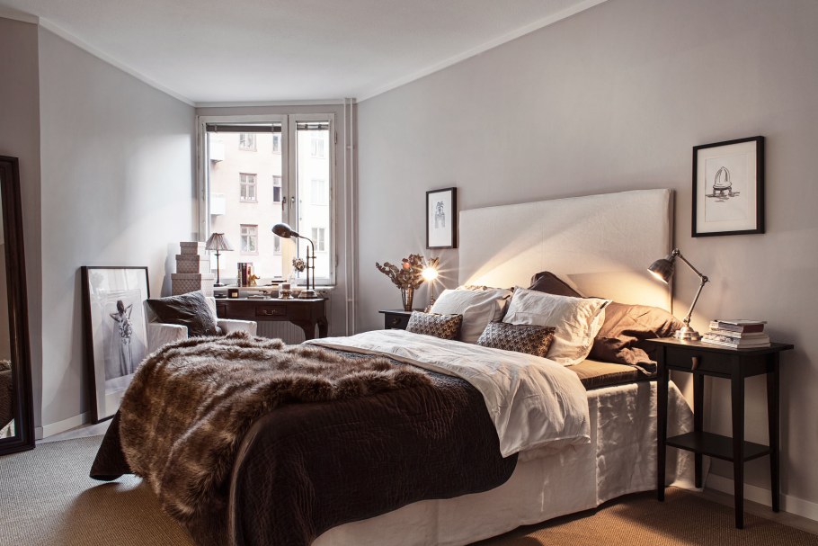 Небольшая уютная спальня