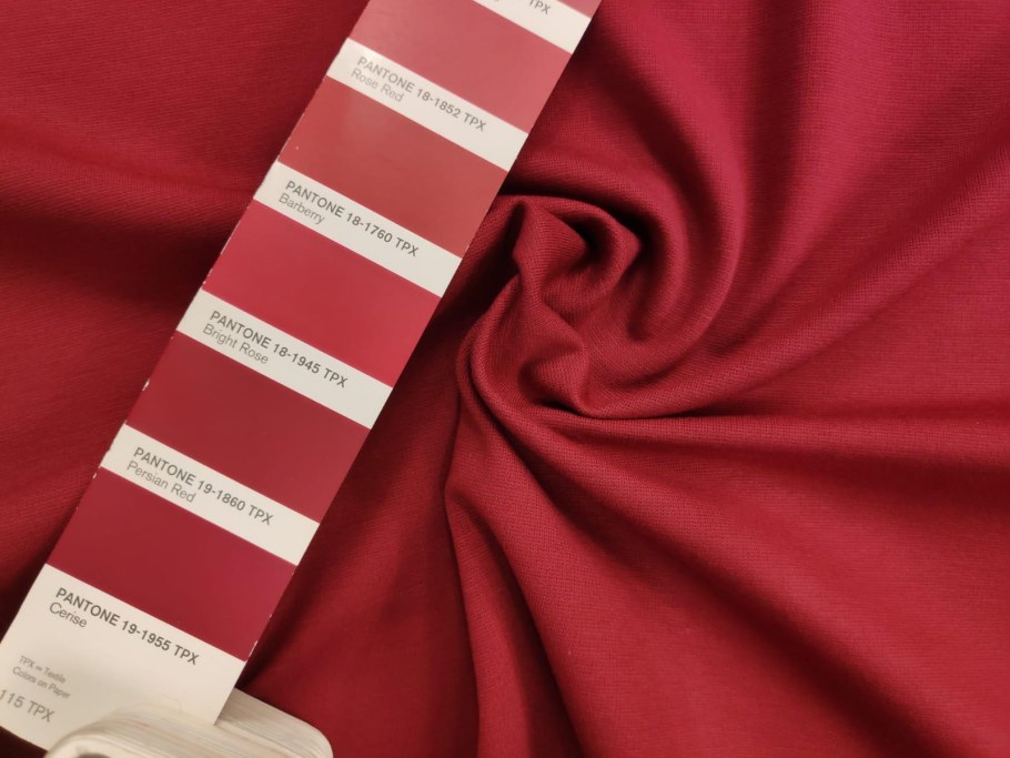 Цвет Амарант пантон