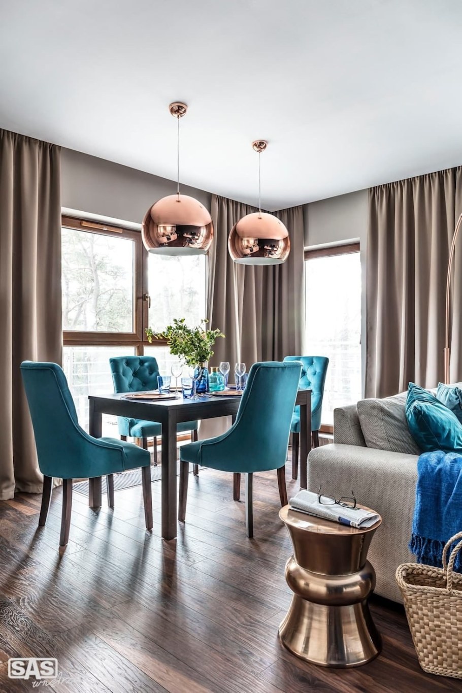 Голубой и коричневый в интерьере