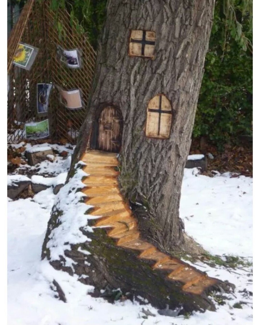 Украшение спиленных деревьев