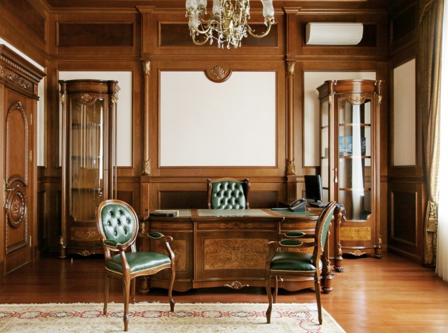 Деревянная отделка кабинета