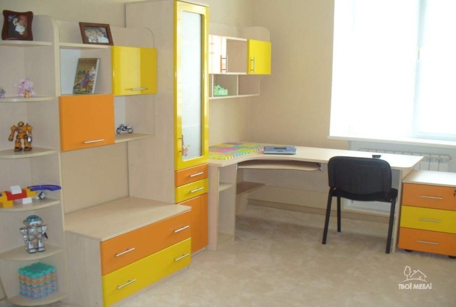 Детская с письменным столом