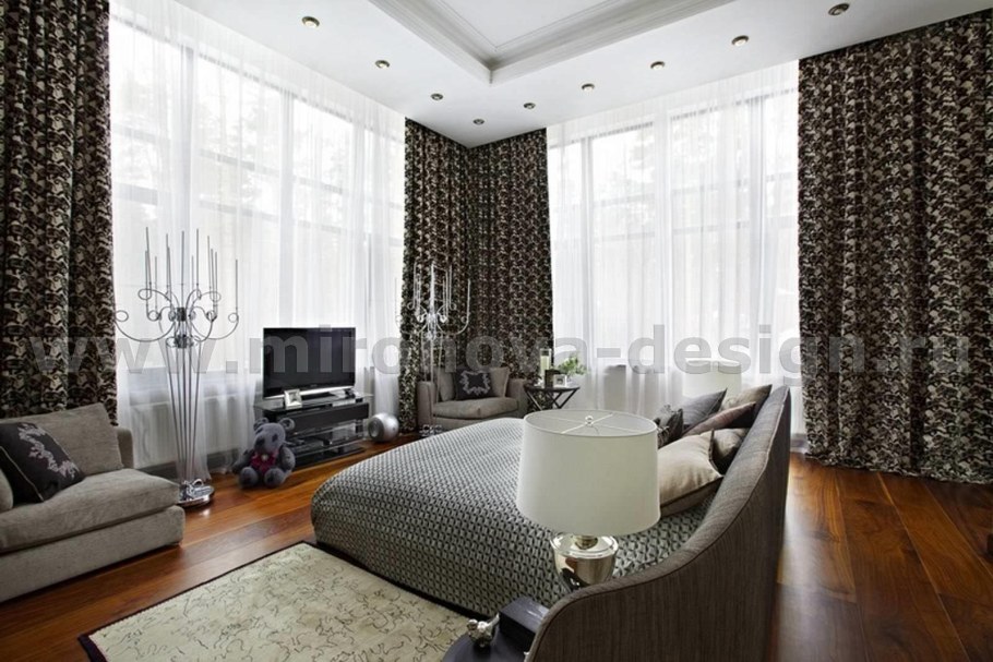 Портьеры в интерьере гостиной