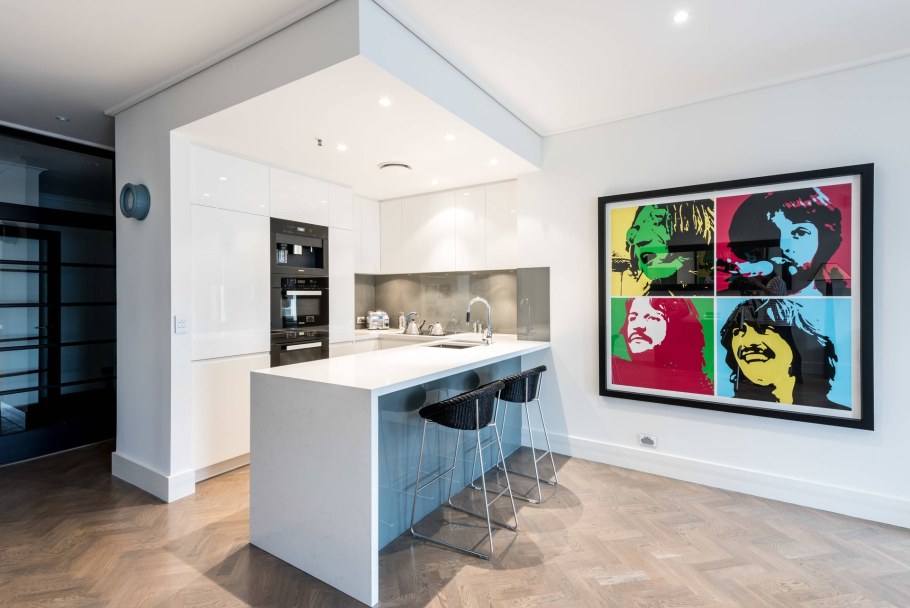 Кухня гостиная в стиле поп арт