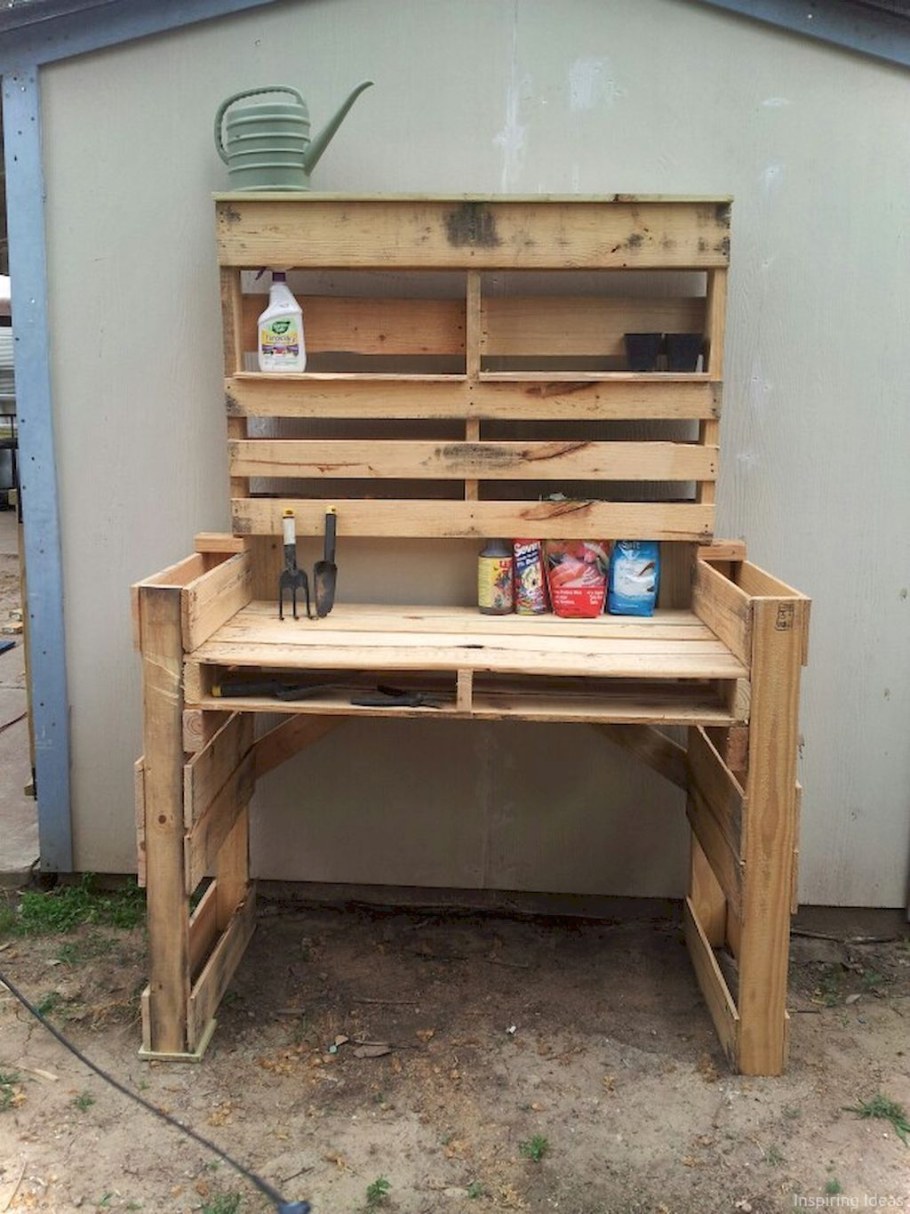 Деревянный верстак из поддонов