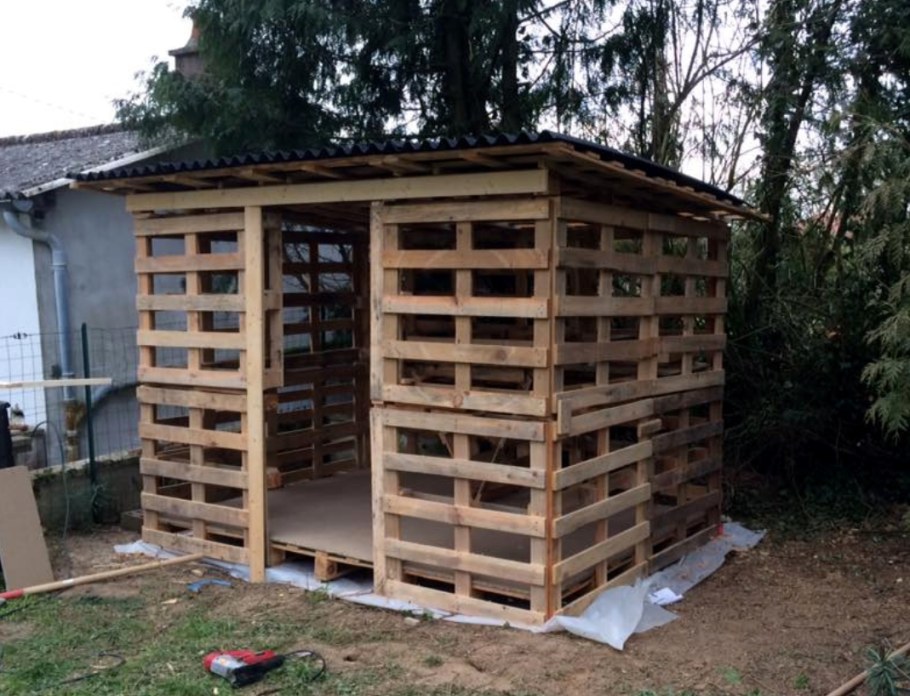Беседка из европоддонов