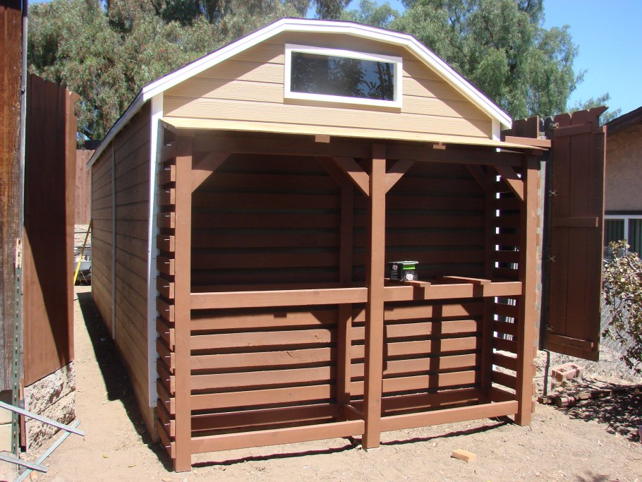 Хозблок из паллет