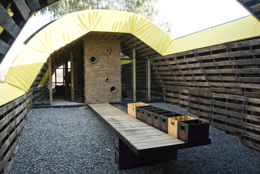 Домик из поддонов