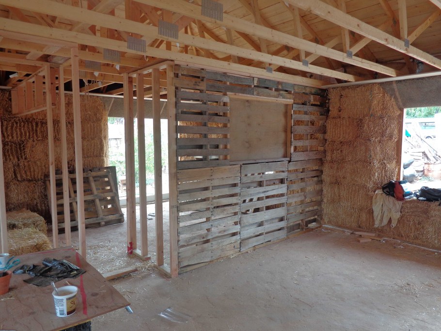 Постройки из поддонов