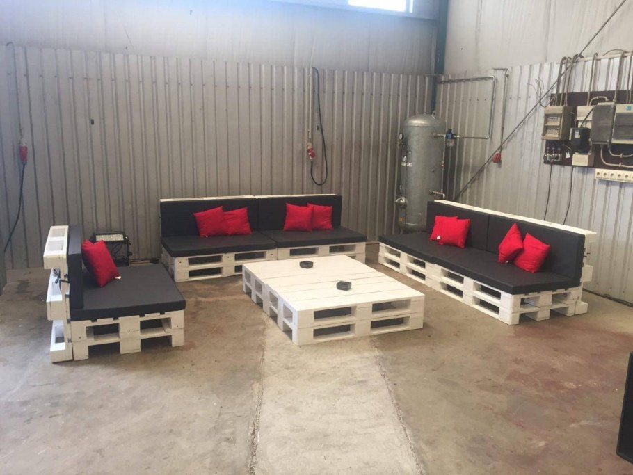 Диван из паллет Wood Pallet