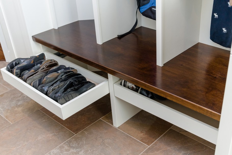 Полка для обуви в прихожую выдвижная