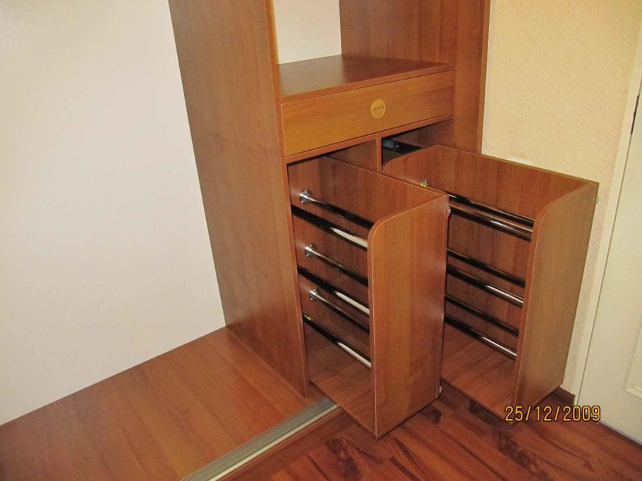 Выдвижные обувницы для шкафов