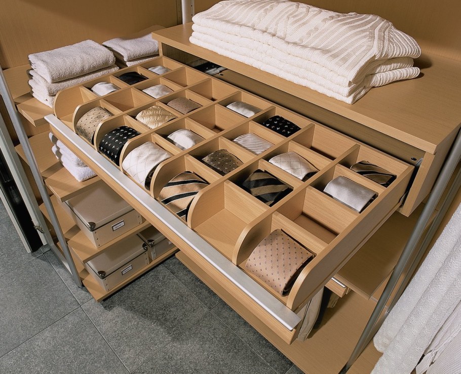 Выдвижной ящик для галстуков