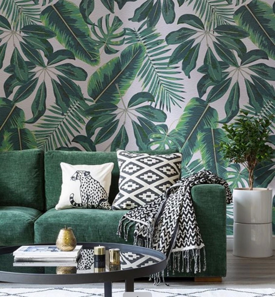 Зеленые листья в интерьере