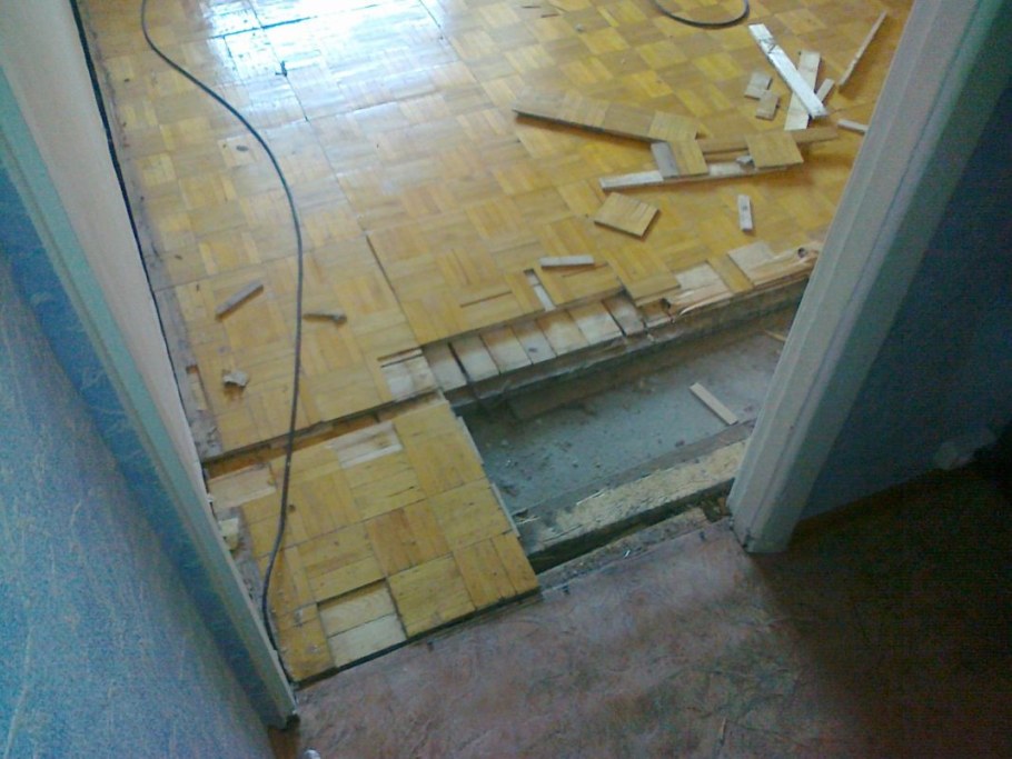 Демонтаж щитового паркета