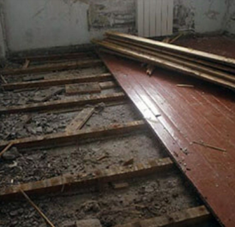 Демонтаж деревянного пола в хрущевке