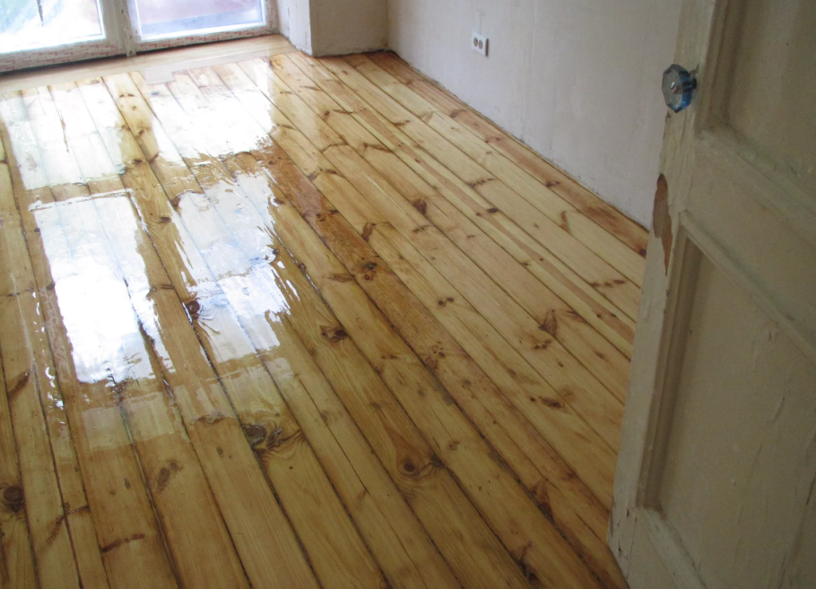 Деревянный пол