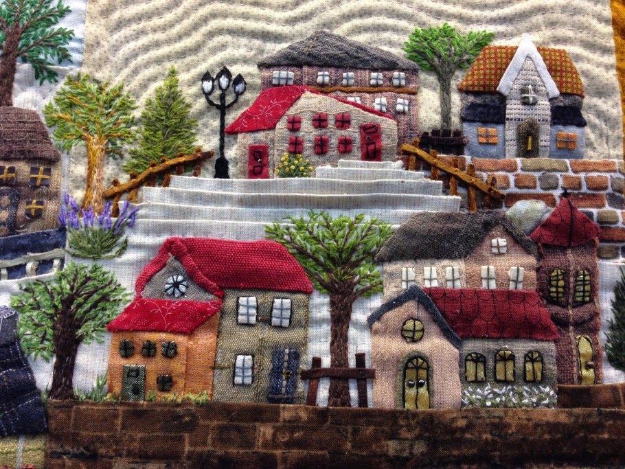 Панно из ткани домики