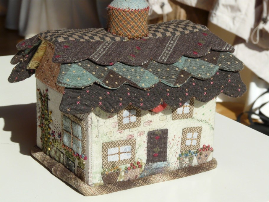 Лоскутное шитье домики