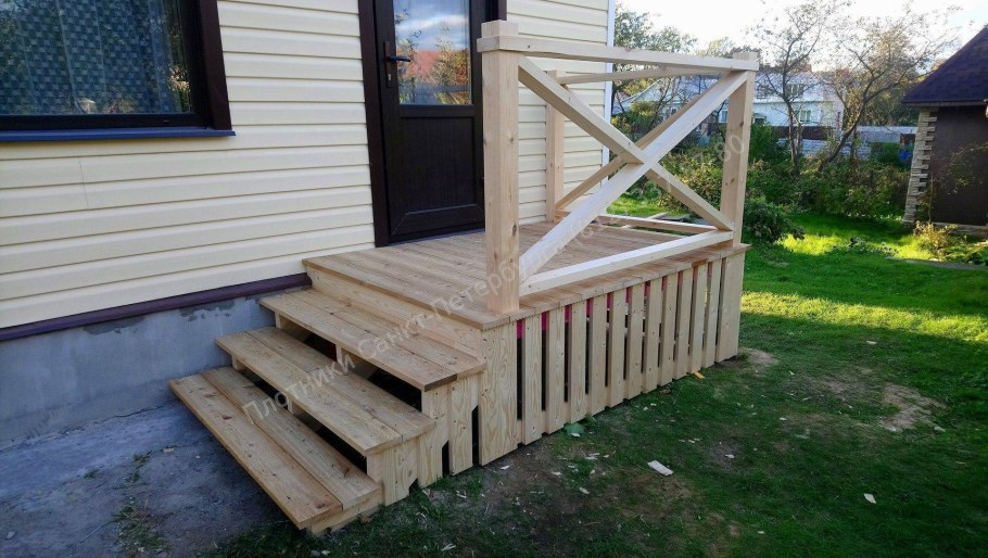 Деревянные ступеньки для крыльца