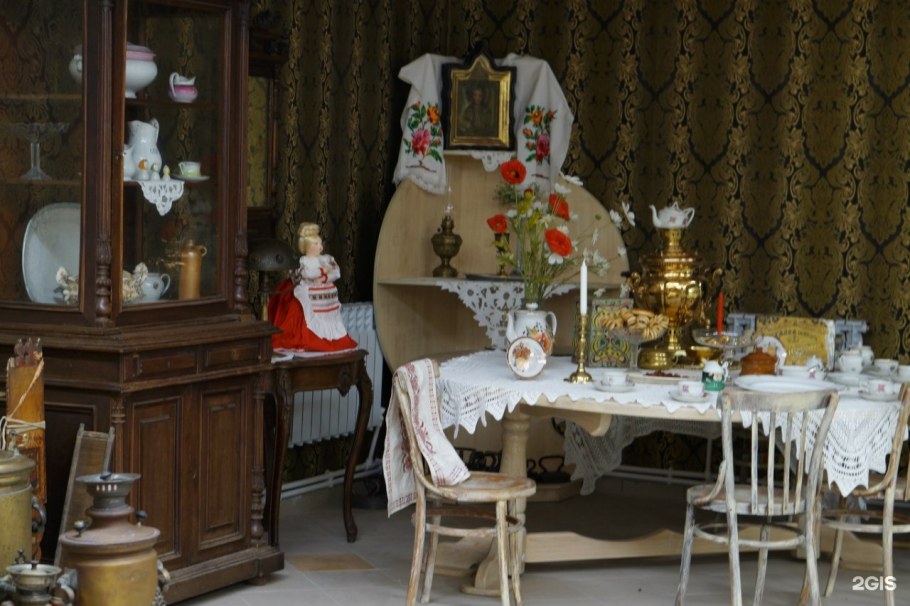 Самовар в интерьере кухни