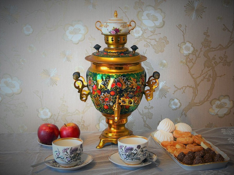 Чаепитие с самоваром