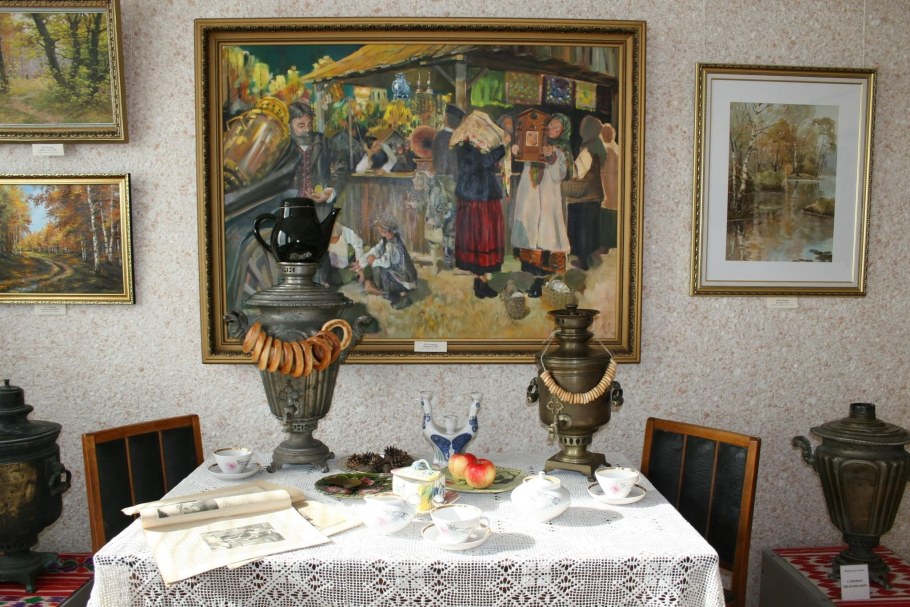 Самовар в интерьере современной квартиры