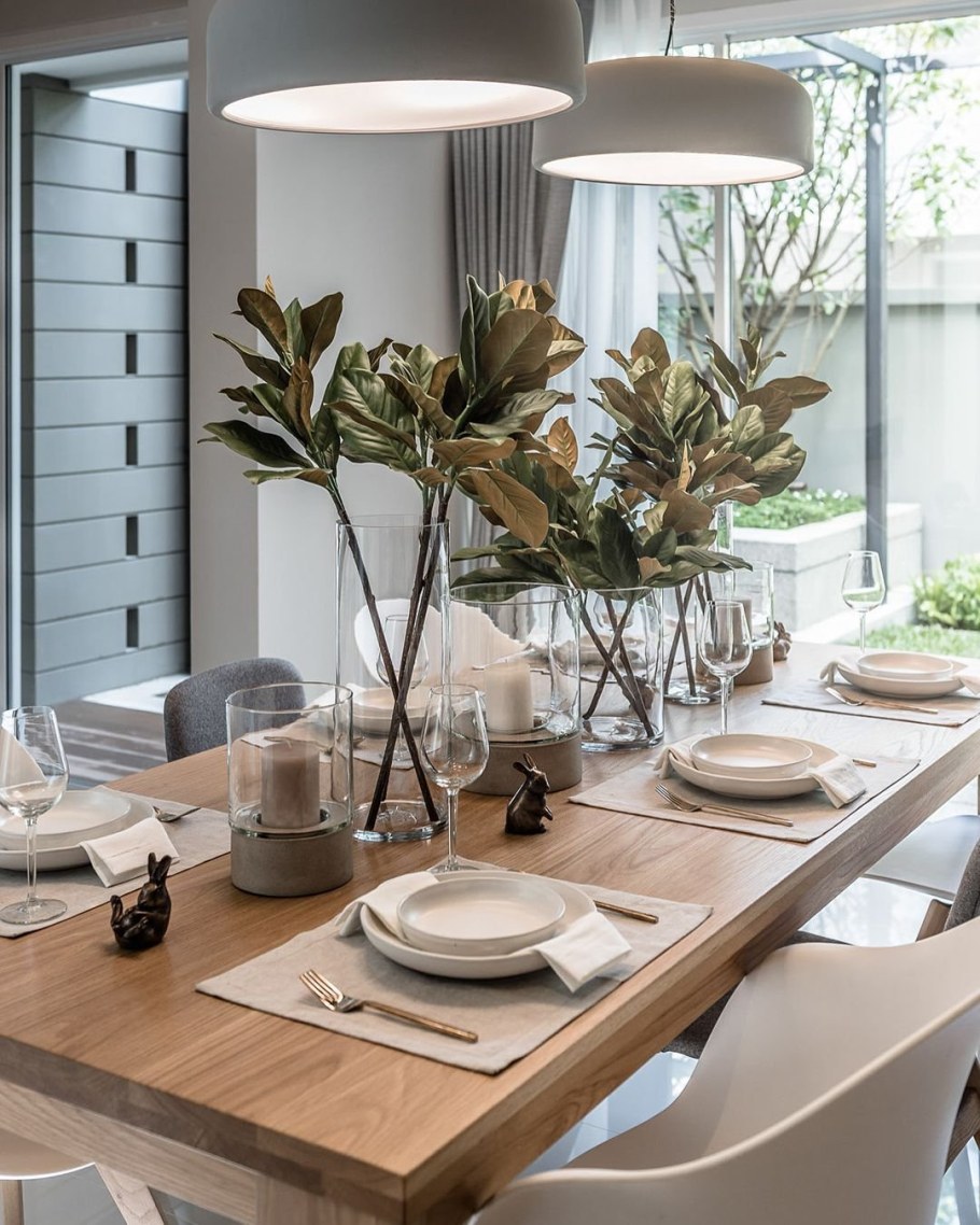 Стильный обеденный стол