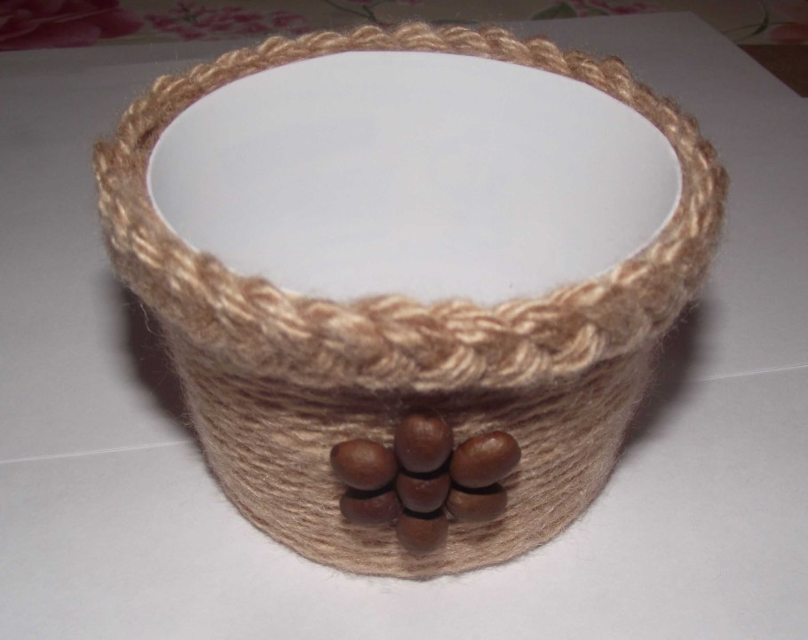 Горшки для цветов из майонезных ведерок