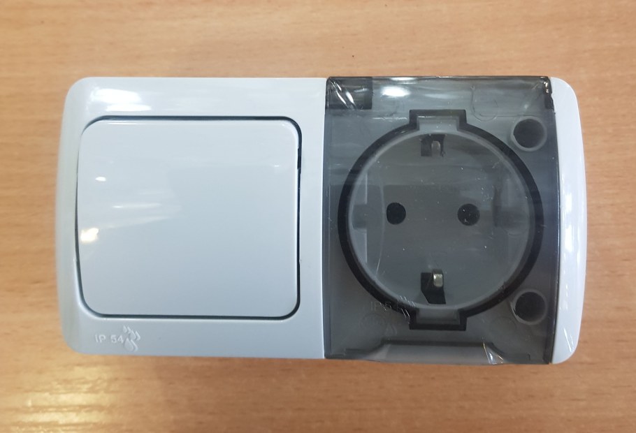 Коробка для накладного монтажа терморегуляторов: RTC70.26 E91.716 E51.716