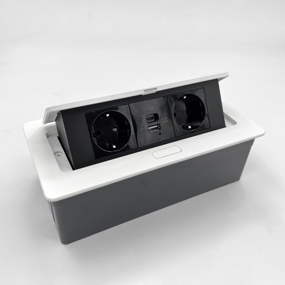 Пятипостовый блок встраиваемый в стол.