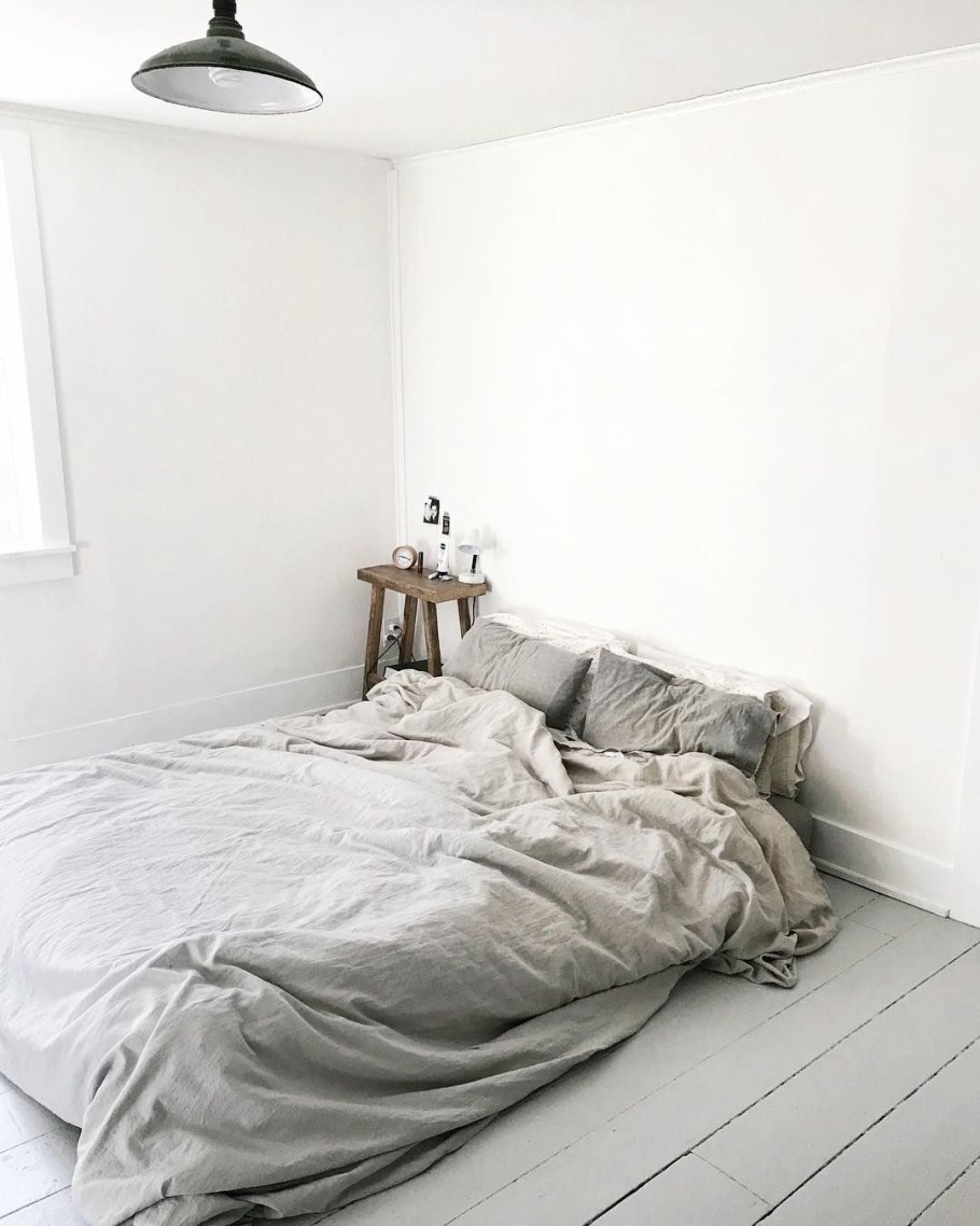 Комната с матрасом вместо кровати