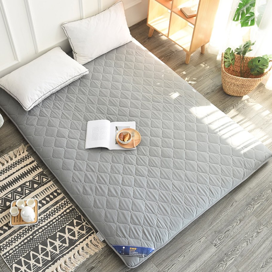 Матрас без кровати в интерьере