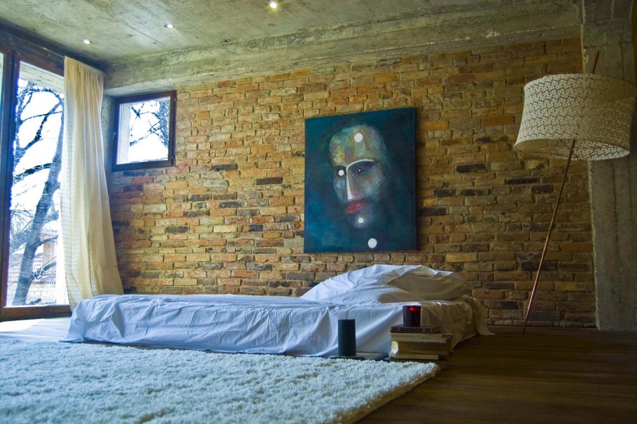 Матрас в интерьере вместо кровати