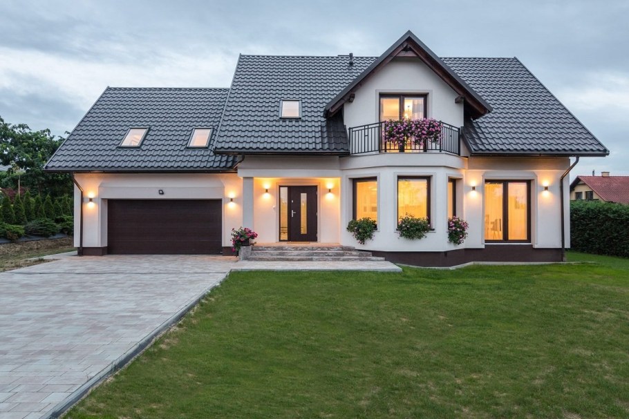 Классический дом с мансардой