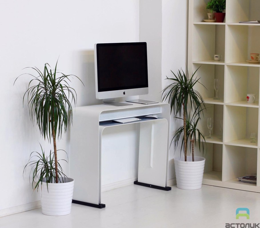 Белые компьютерные столы