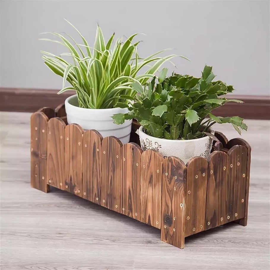 Деревянное кашпо для цветов