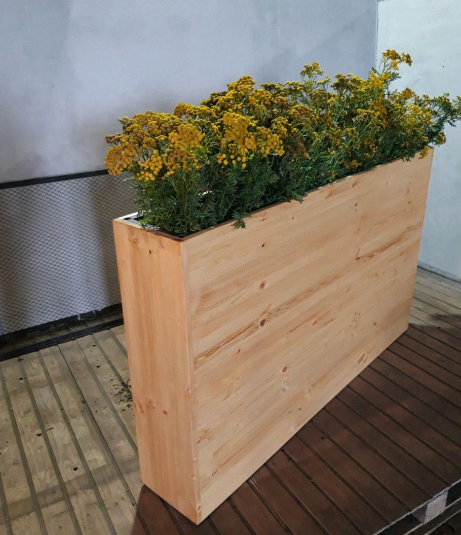 Ящики для цветов уличные