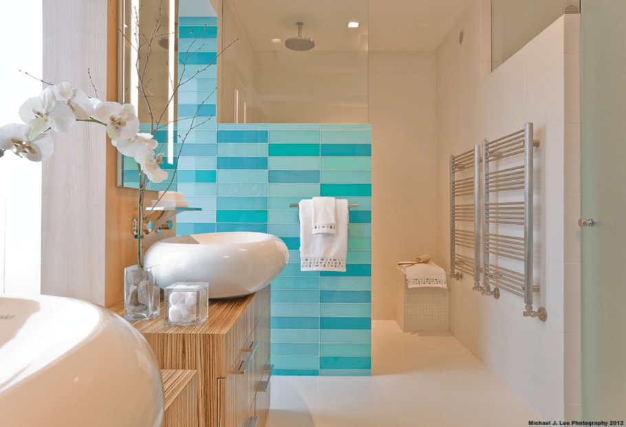Ванная в бирюзовых тонах