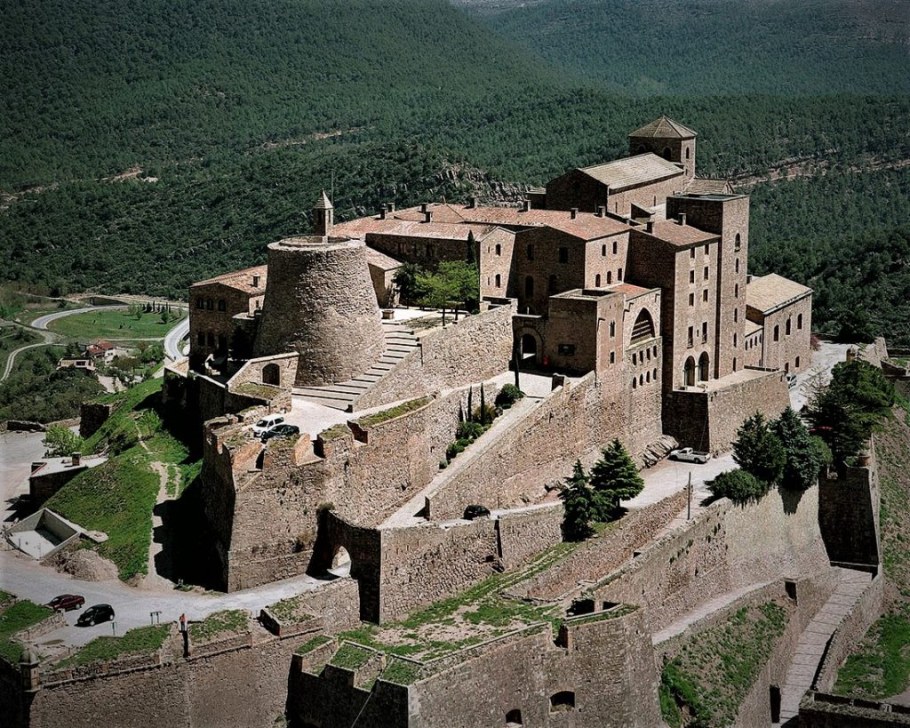 Замок Кардона Каталония