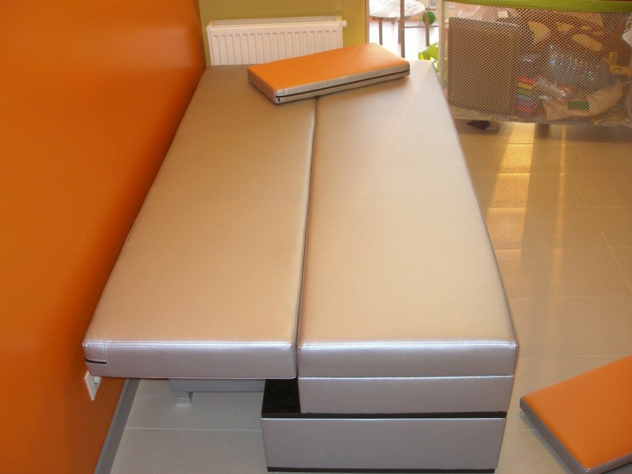 Диван на кухню выдвижной