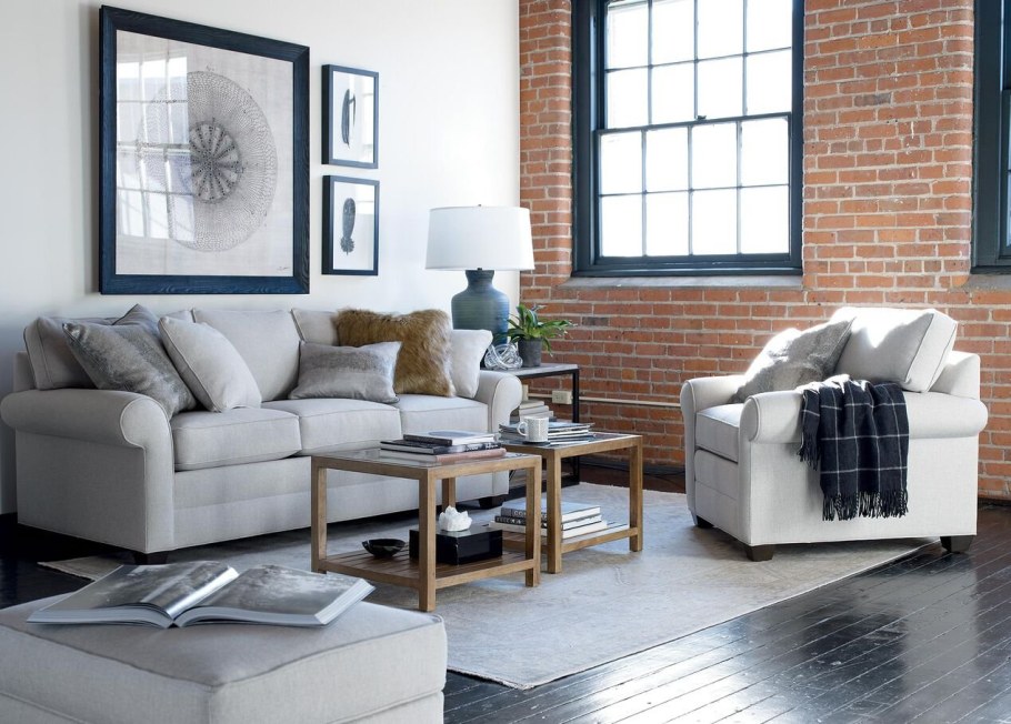 Интерьер в стиле лофт светлый