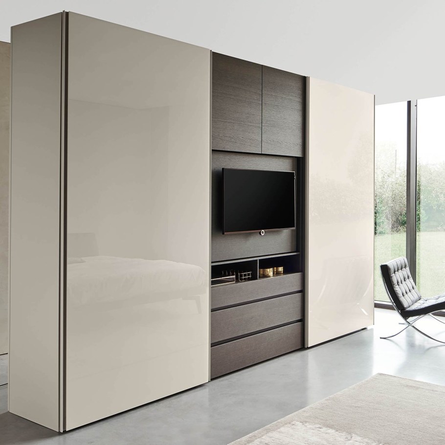 Шкаф в гостиную в современном