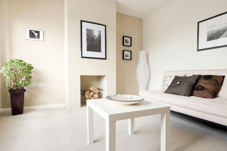 Светло серые стены