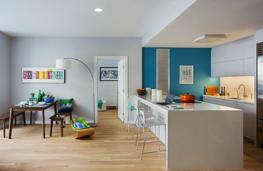 Окрашенные стены в кухне гостиной