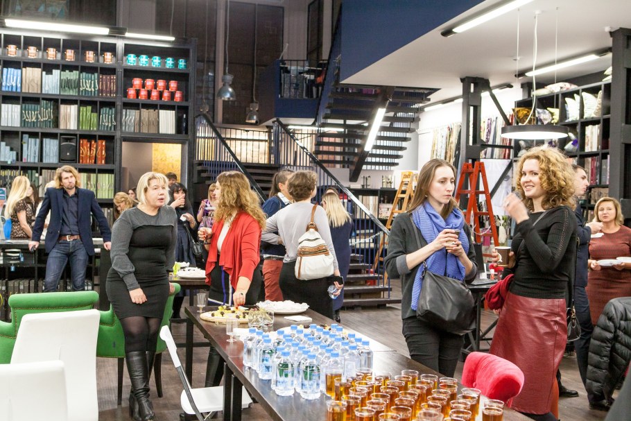 Центр дизайна мануфактура 5 Ампир декор парковка